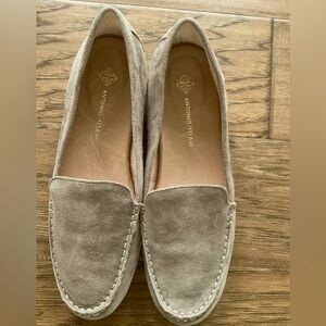 Antonio Melani Suede‎ Taupe Comfort Loafer 7.5M shoe